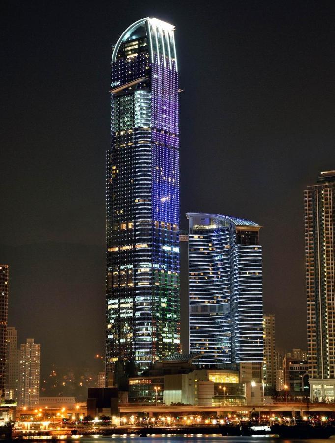 הונג קונג Nina Hotel Tsuen Wan West מראה חיצוני תמונה The Empire at night