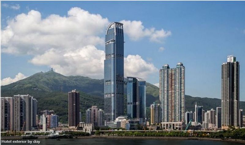 הונג קונג Nina Hotel Tsuen Wan West מראה חיצוני תמונה View of the complex from Victoria Harbour