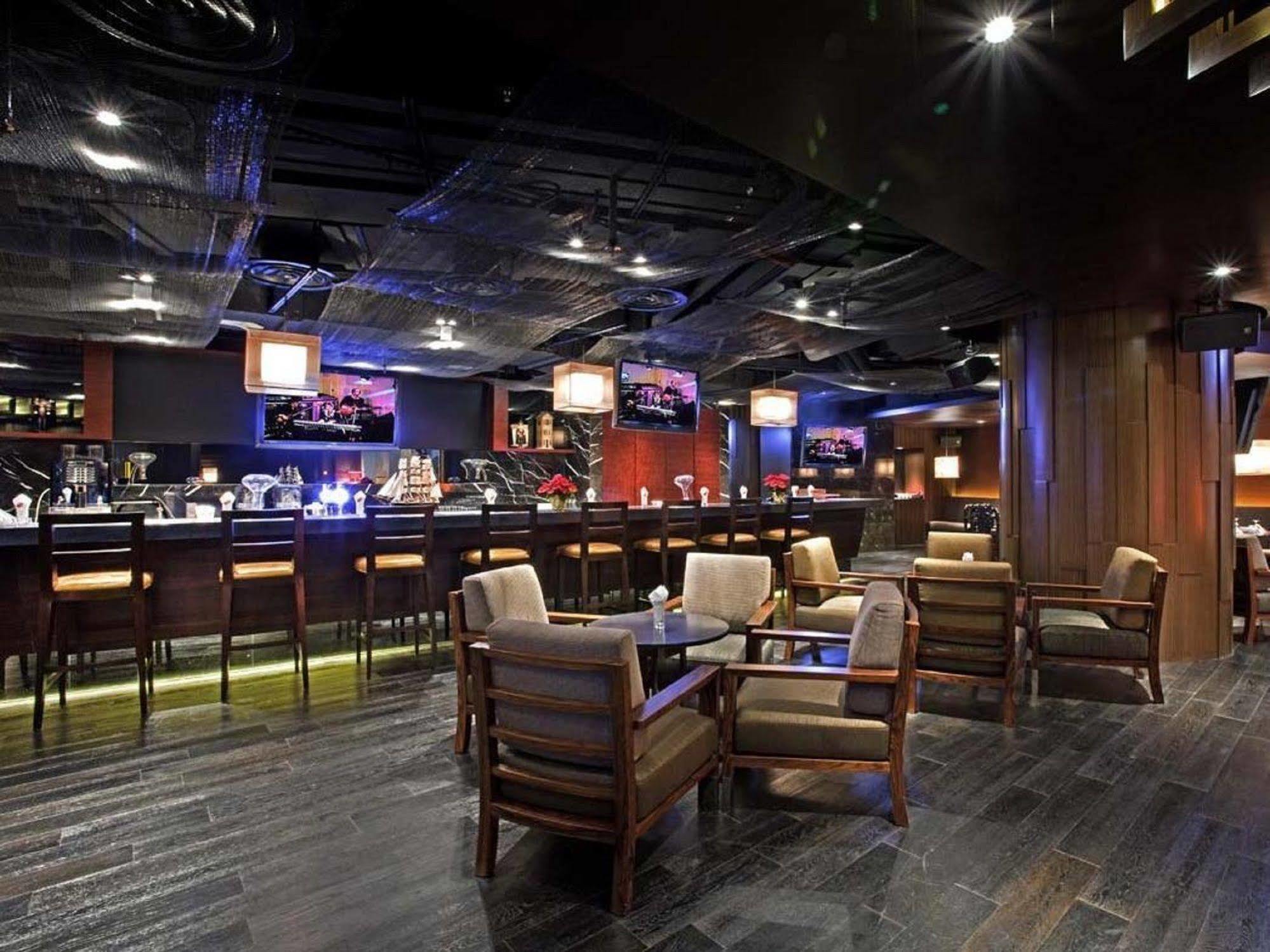 הונג קונג Nina Hotel Tsuen Wan West מראה חיצוני תמונה The interior of the bar
