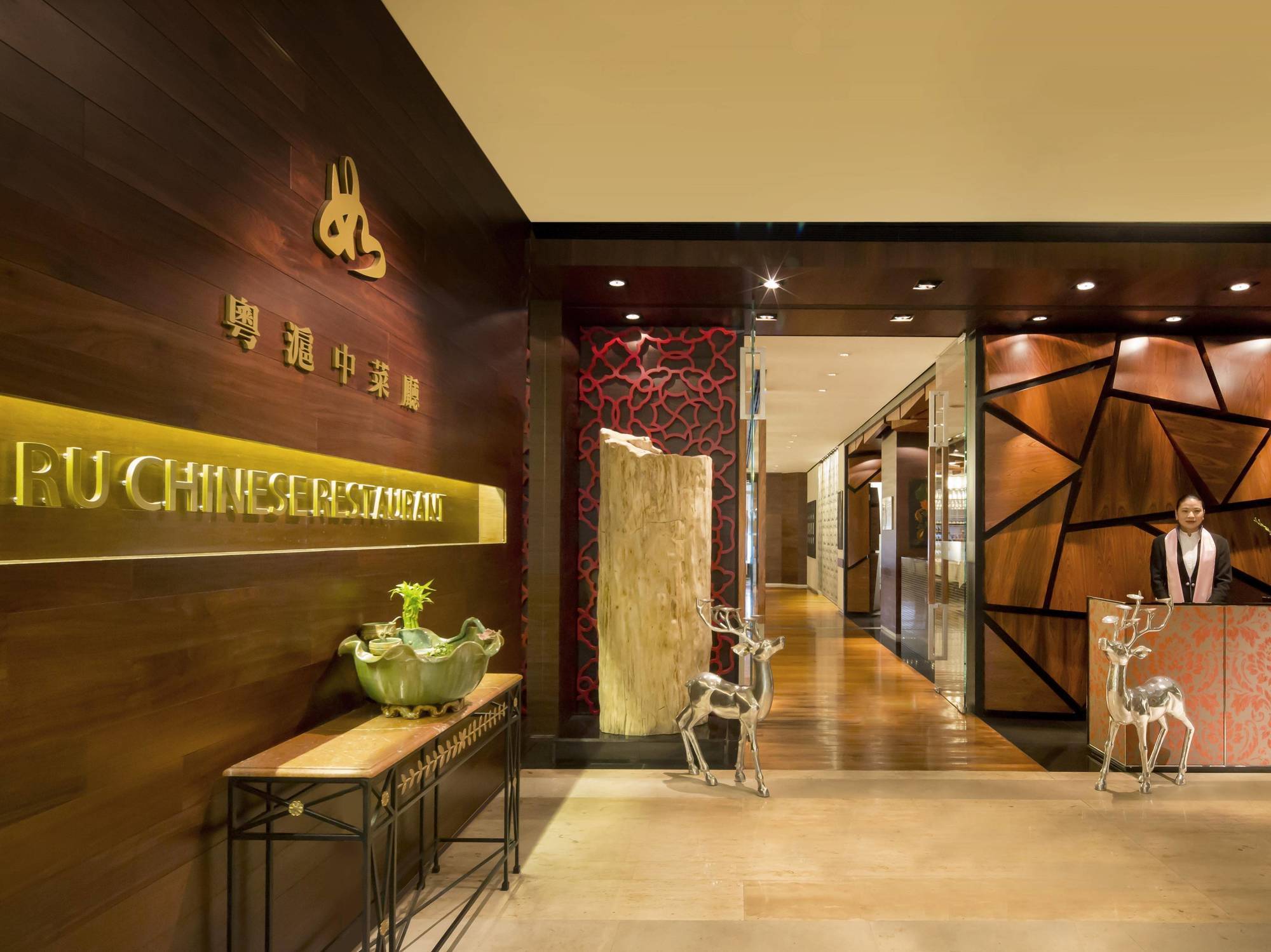 הונג קונג Nina Hotel Tsuen Wan West מראה חיצוני תמונה Entrance of the club